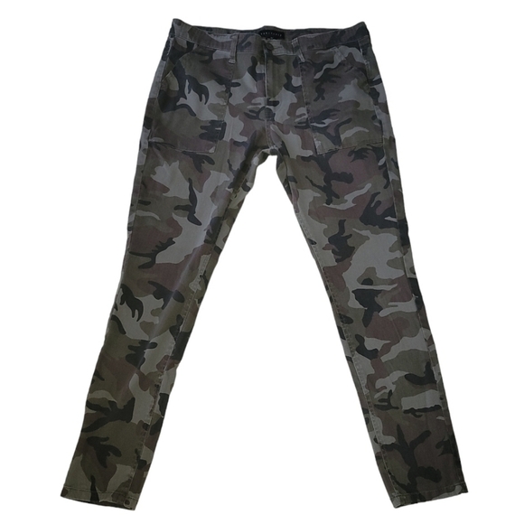 Sanctuary Camo Pants - Picture 2 of 9